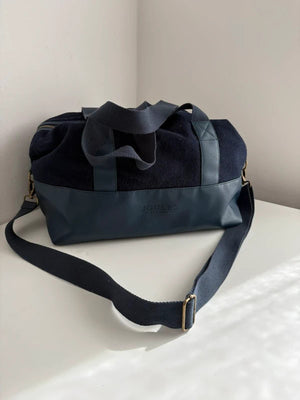 Joules navy hold-all gym bag